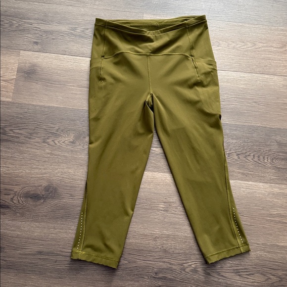 High Rise Crop 21" - Picture 2 of 10